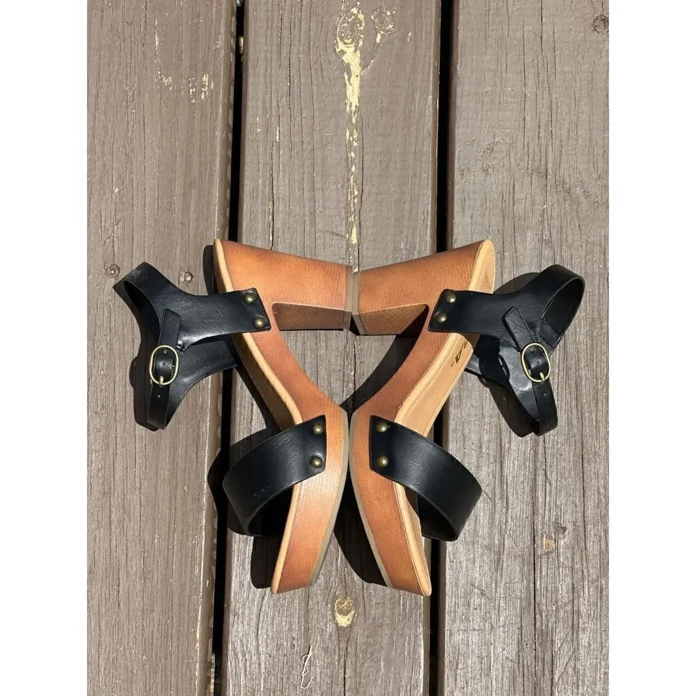 Soda CHIVAS ~ Women's Bold Buckles Studded Wedge Sandal lack Tan Size 7W